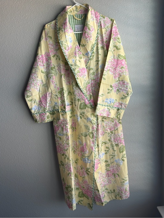 Allison Rhea Other - Yellow and Pink Floral 100%Cotton Robe with Hydrangea Print